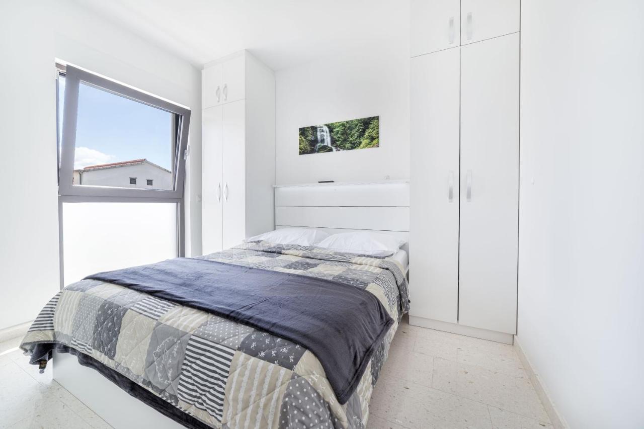 Villa Aliara Jacuzzi Apartment Vodice Exterior photo